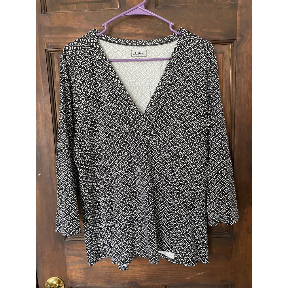 L.L. Bean Black White Pattern Womens L Top V Neck 3/4 Sleeves Tencell Spandex - Picture 3 of 9